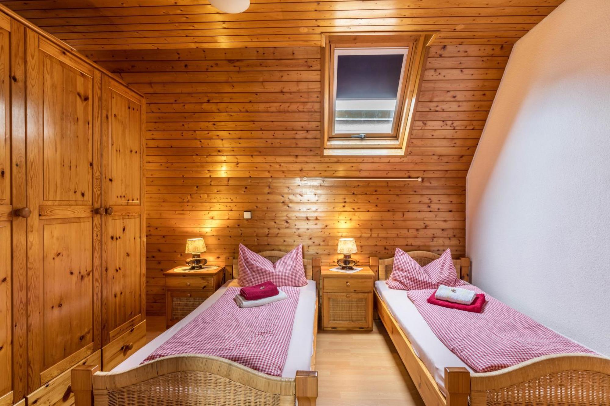 Apartmenthaus Sila Вайнштадт